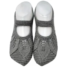 پاپوش بافتنی گلبرگ